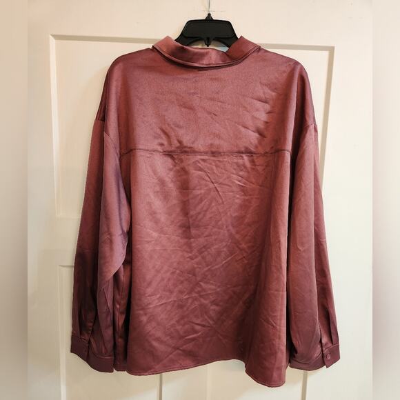 Love, Fire long sleeve button up. Size 3x. Nwt - Picture 2 of 2